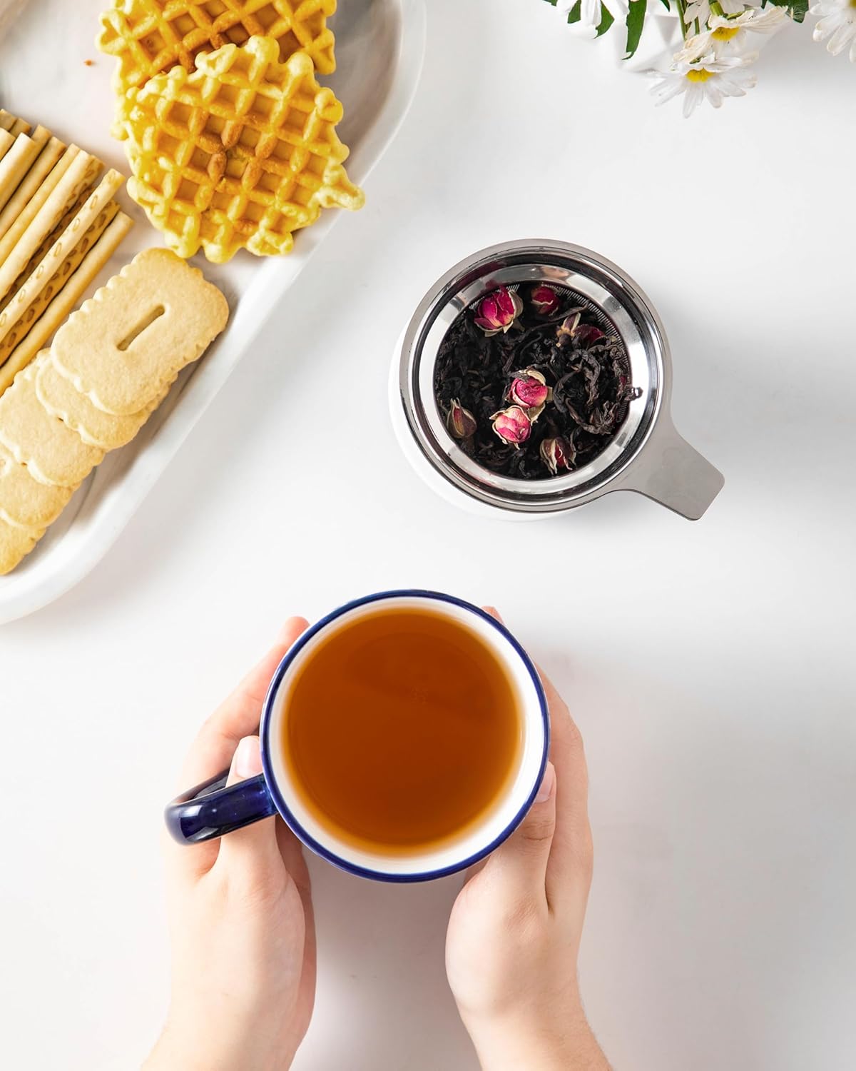 vancasso SELENE Porcelain Tea Mug, 18 oz Porcelain Tea Cup with Infuser and Lid Steeps Loose Leaf Tea, Microwave & Dishwasher Safe, Five-Leaf Clover - Image 2